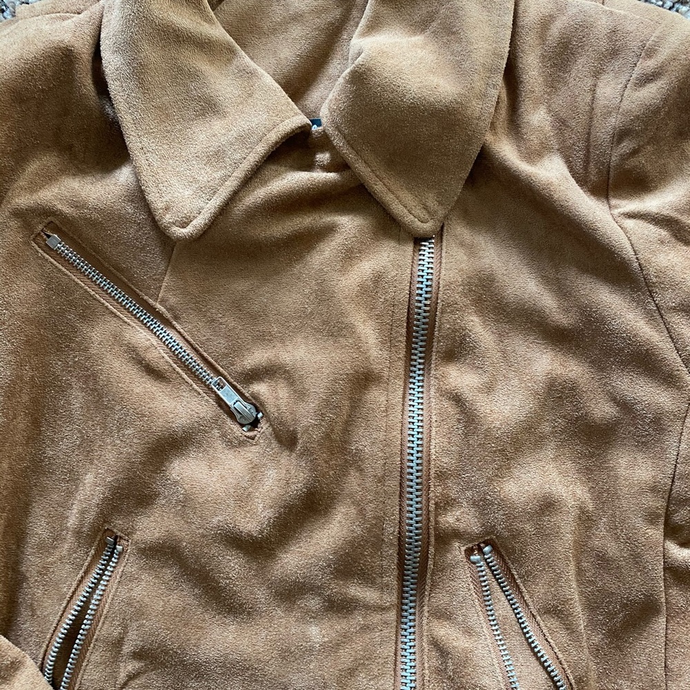 lulu’s jacket - Picture 2 of 3